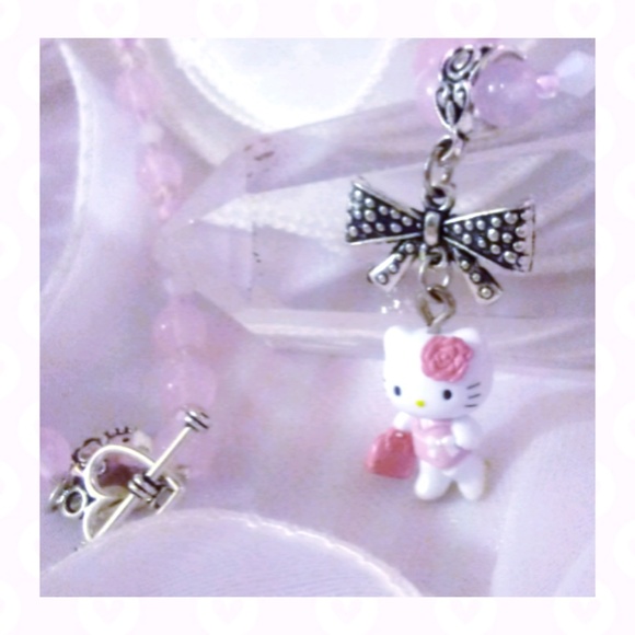 Hello Kitty Other - Adorable Hello Kitty Figure Necklace
